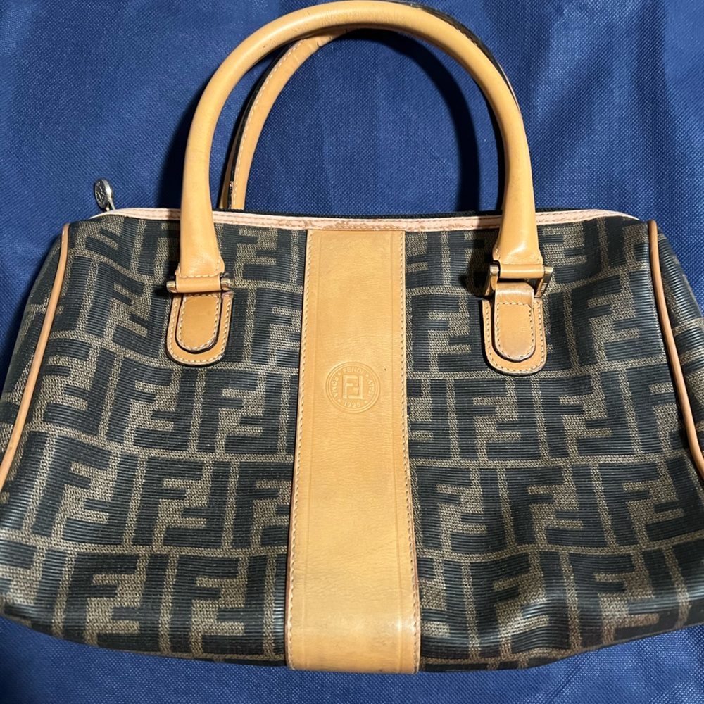 Check out this Finity bag pretty old slightly worn